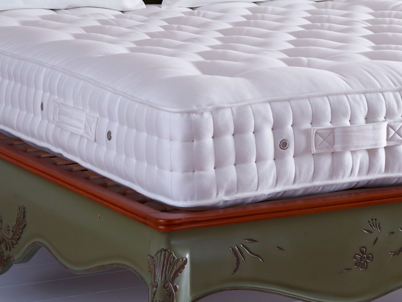 Vispring Bedstead Traditional King Size Zip & Link Mattress3