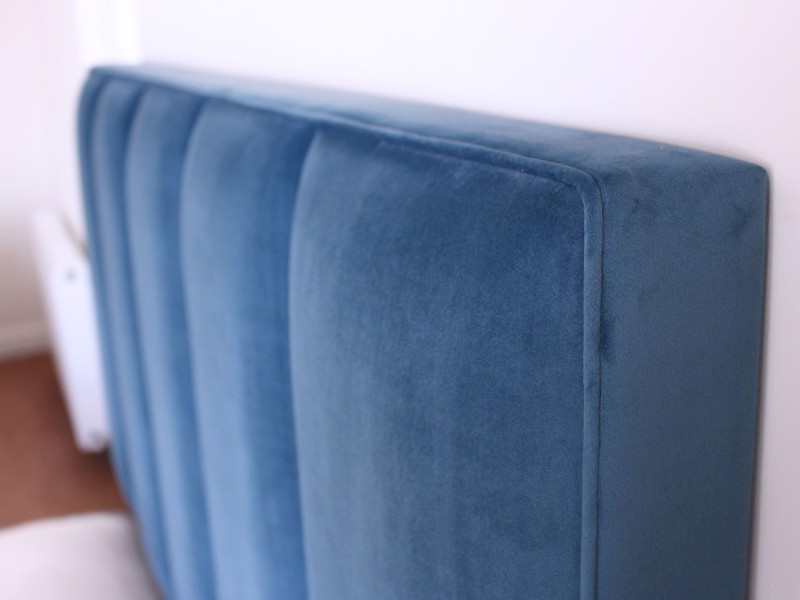 Vispring King Size - CLEARANCE - Ex-Showroom - Plush Teal Ceto Headboard and Shetland Divan Bed3