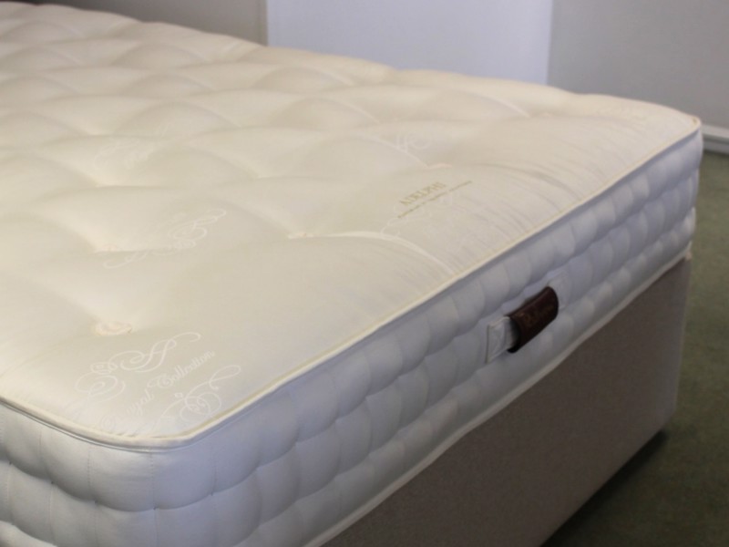 Relyon King Size - CLEARANCE - Ex-Showroom - Welsh Flint Modern Headboard and Adelphi Divan Bed5