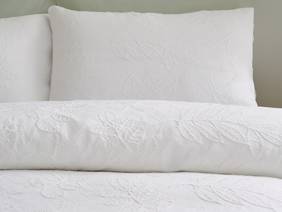 Catherine Lansfield Jacquard Leaves Duvet Cover Set2