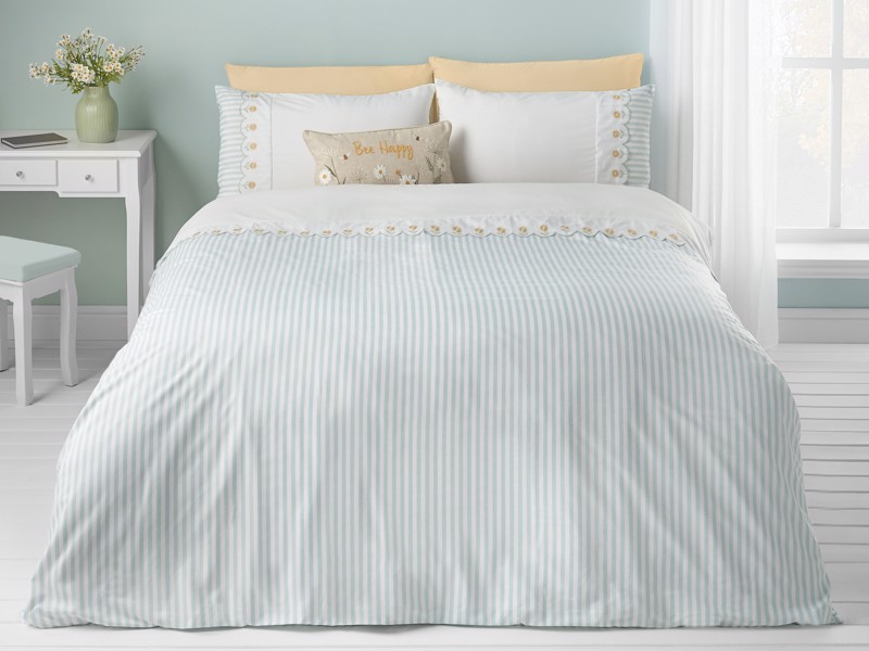 Catherine Lansfield Embroidered Daisy Duvet Cover Set1
