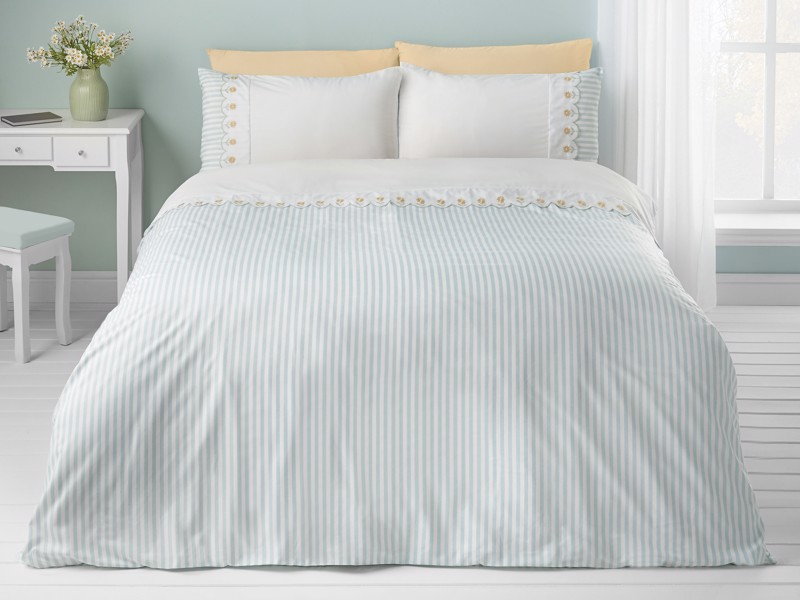 Catherine Lansfield Embroidered Daisy Duvet Cover Set3