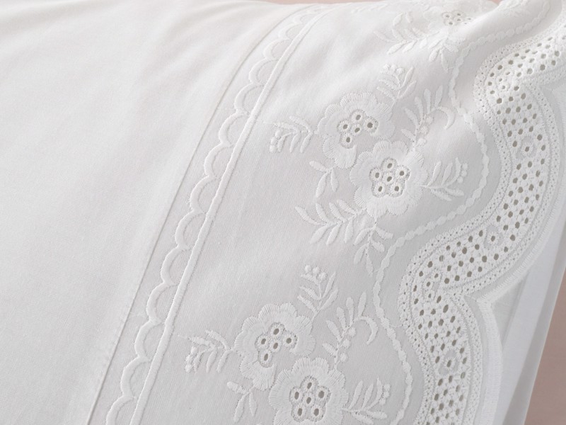 Bianca Fine Linens Elise Lace Duvet Cover Set2