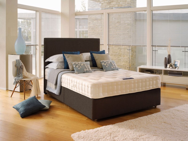 Hypnos Special Buy Tranquil Classic inc Headboard and Super King Size Zip & Link Divan Bed