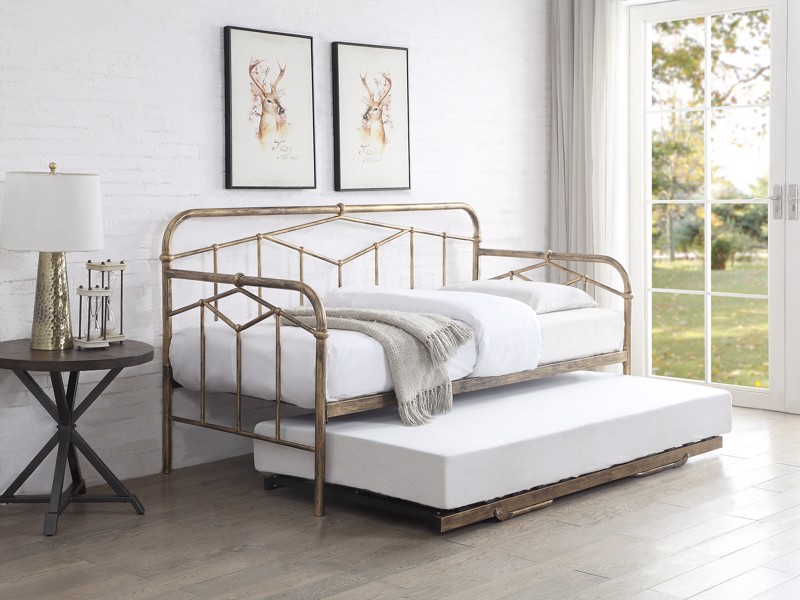 Metal guest clearance bed with trundle